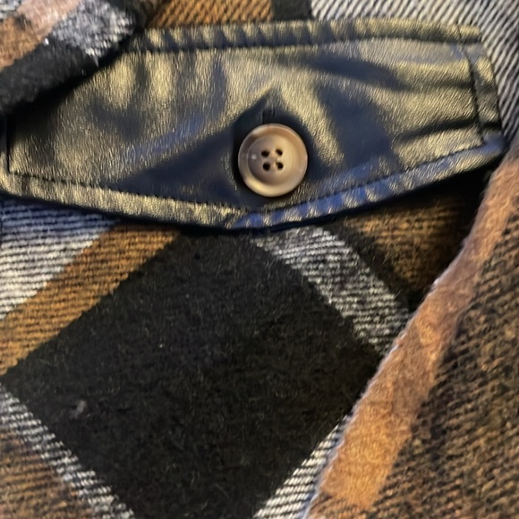 nwot flannel - Picture 2 of 2